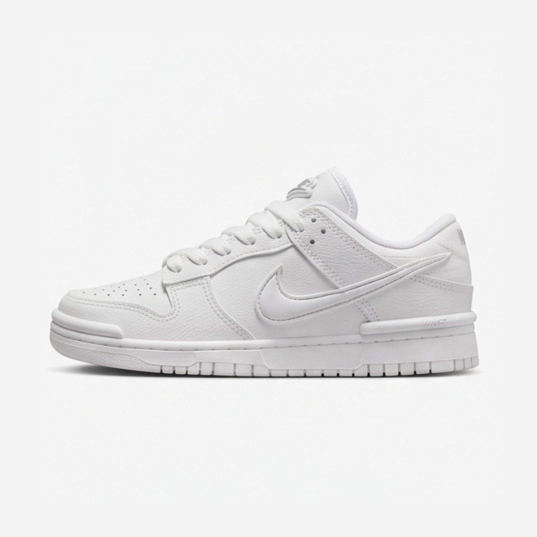 Nike Dunk Low Twist "Panda Reverse"